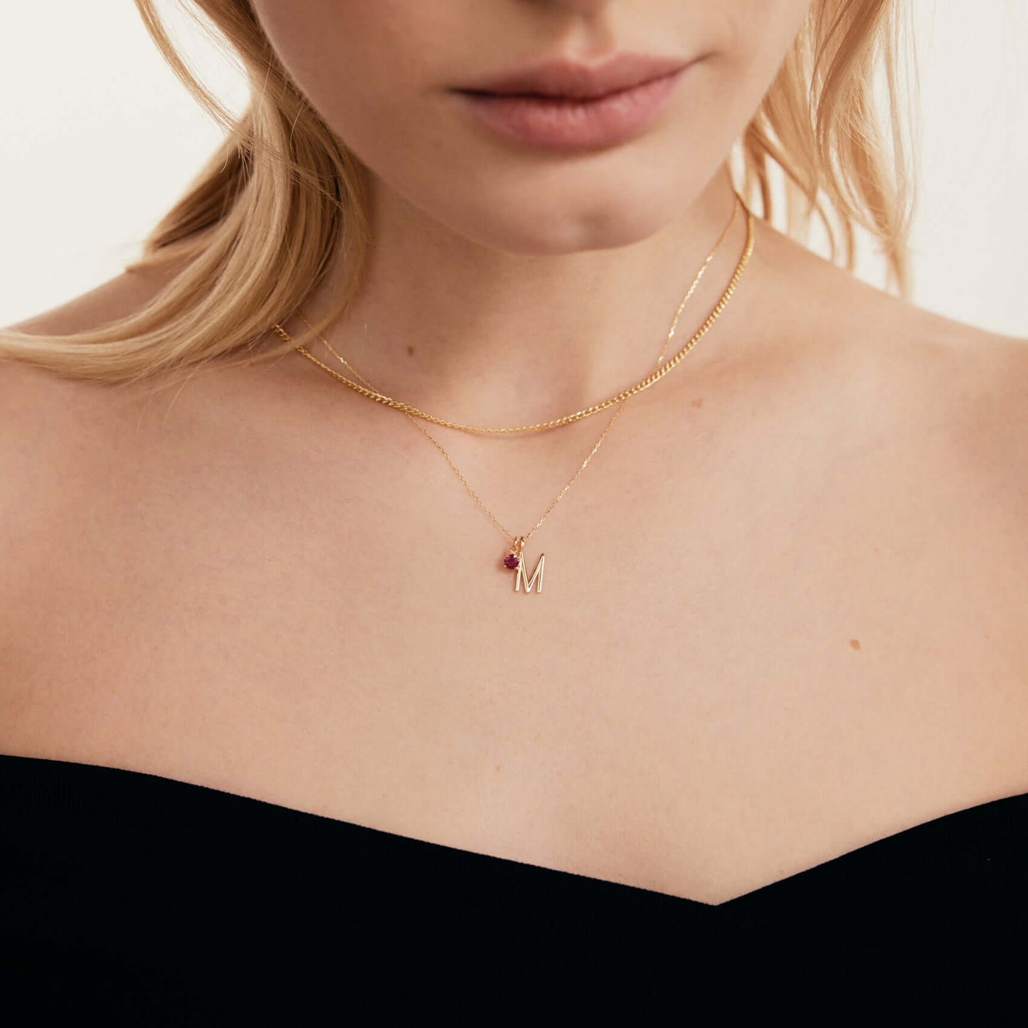 Pendentif initial avec pierre de naissance en or massif 585