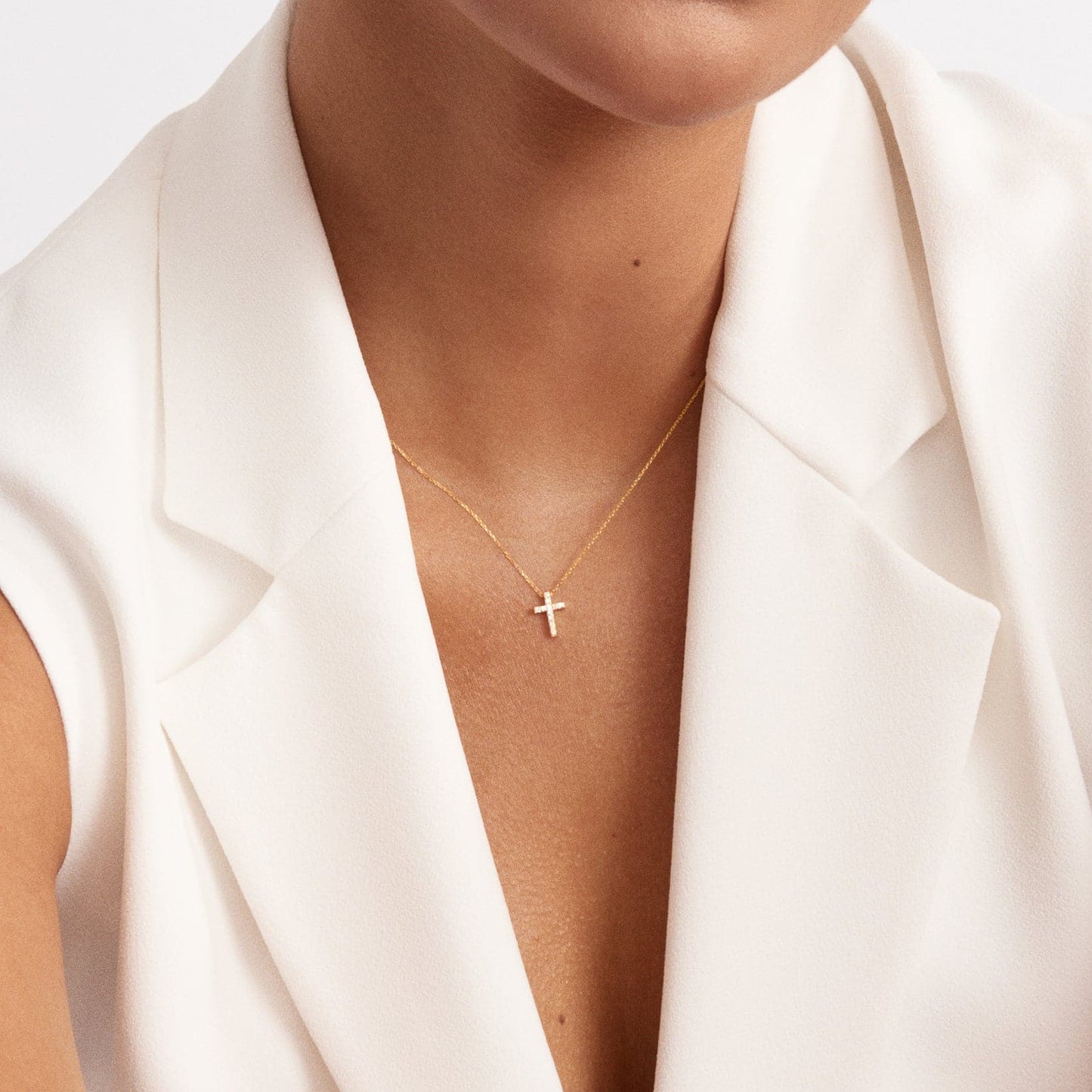 Diamant-Pave-Kreuz-Halskette