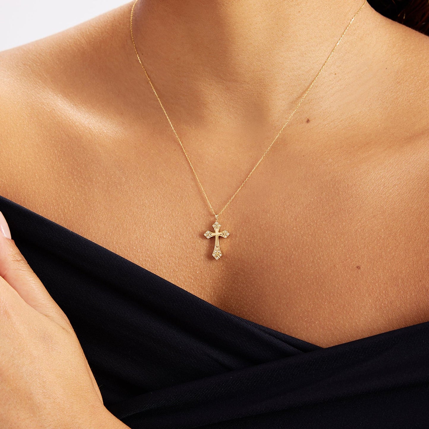 Gotisches Diamant-Kreuz-Halsband