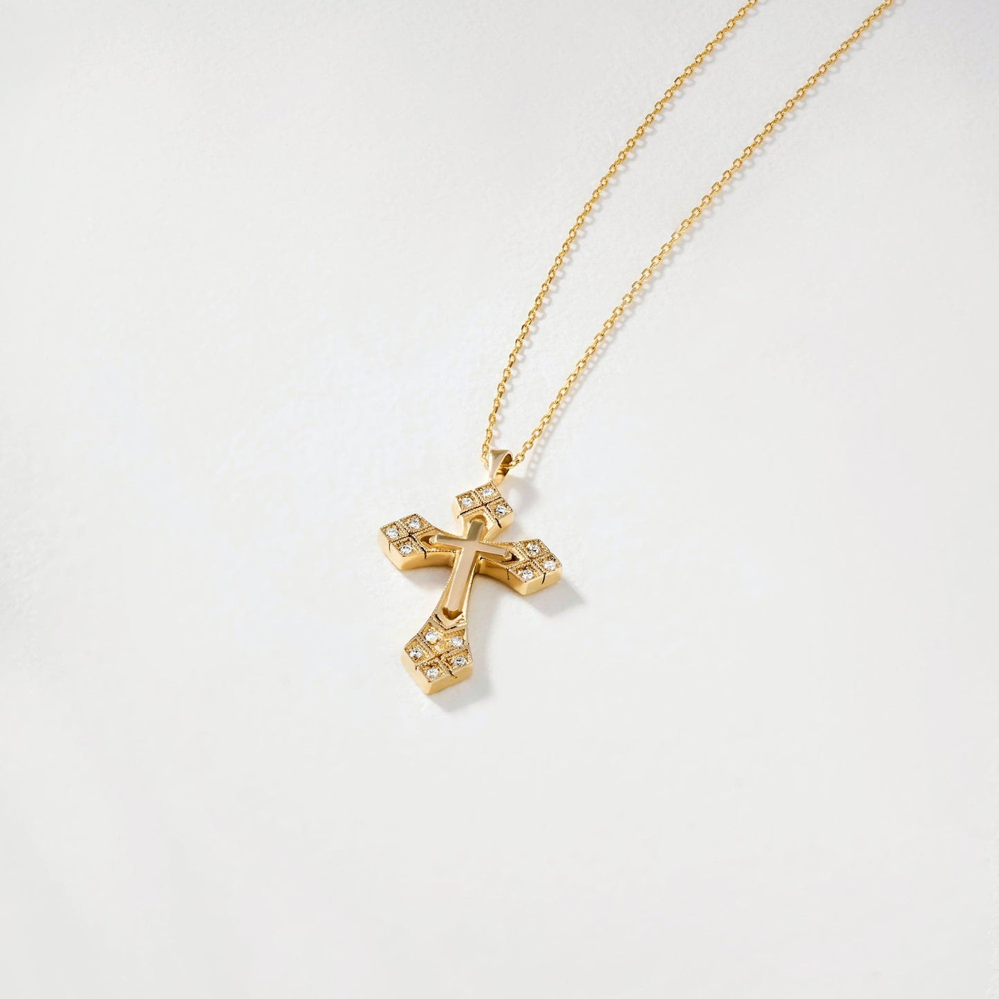 Gotisches Diamant-Kreuz-Halsband