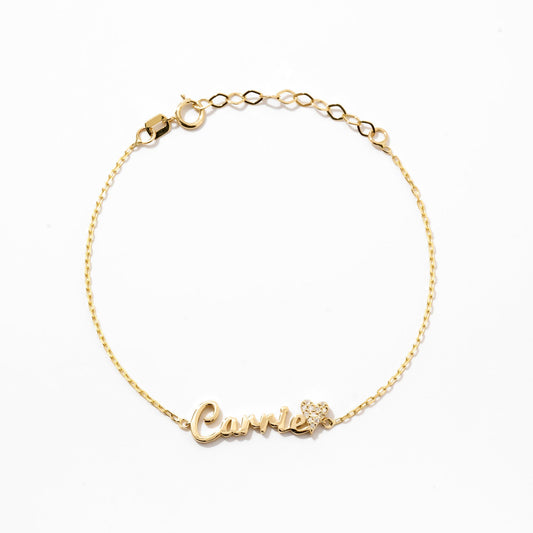 Carrie Namensarmband mit Diamant-Herz