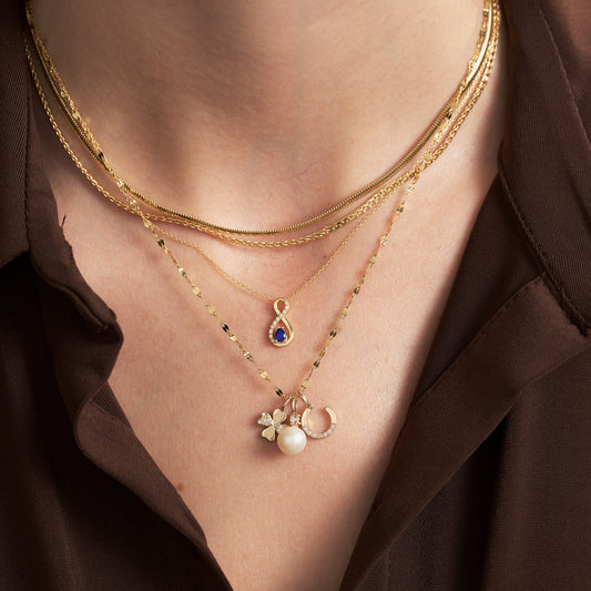 Diamant- und Saphir-Infinity-Halskette