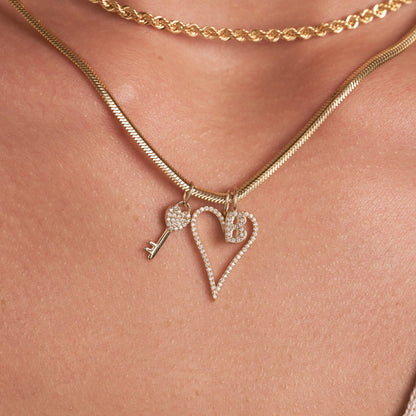 Langer Diamant-Herz-Charm