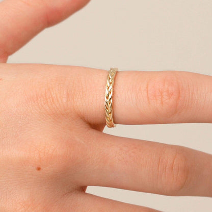 Twist Band Ring