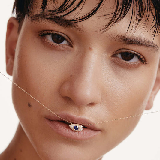 Halskette mit Diamant-Pavé-Böse-Auge und Saphir