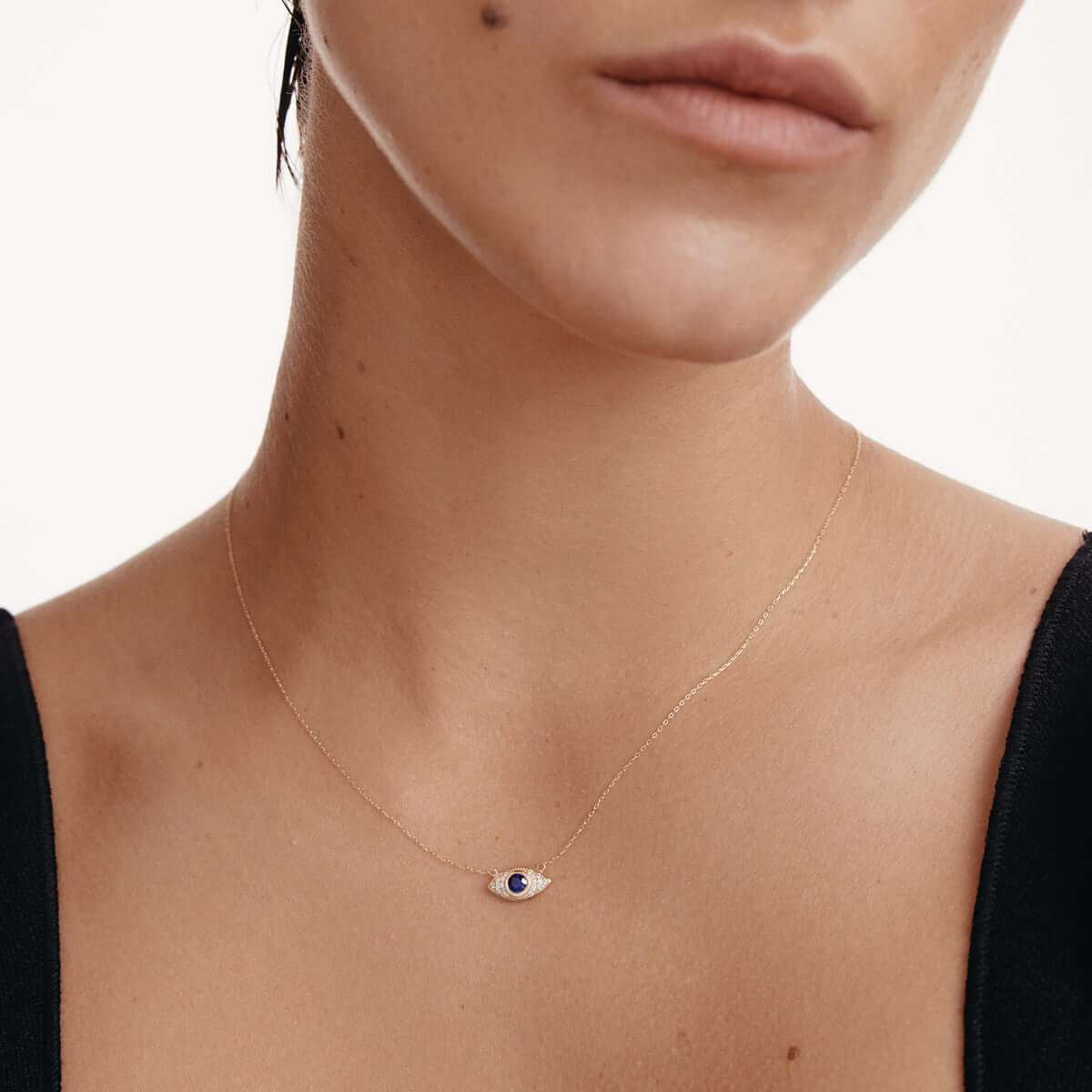 Halskette mit Diamant-Pavé-Böse-Auge und Saphir