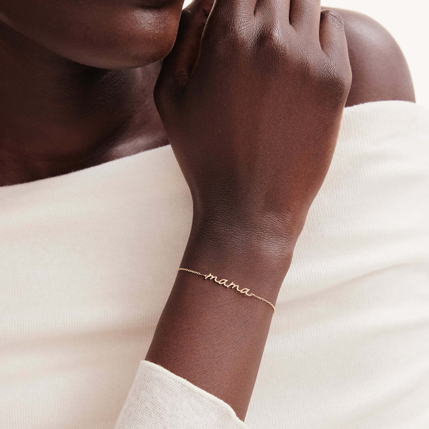 Mama Script bracelet in 585 solid gold