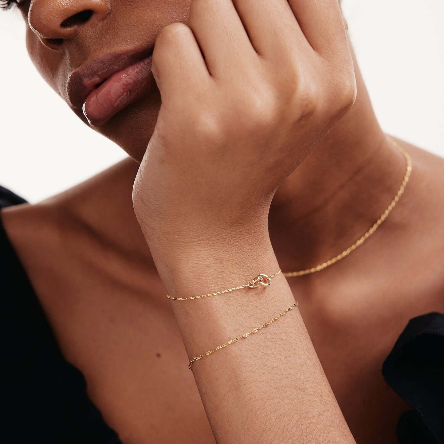 Verschlungene Kreis-Armband