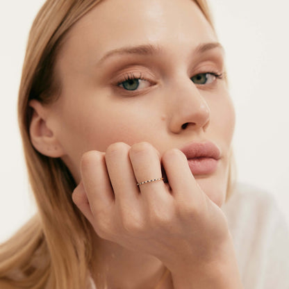 Diamant und Saphir Halb Ewigkeit Ring