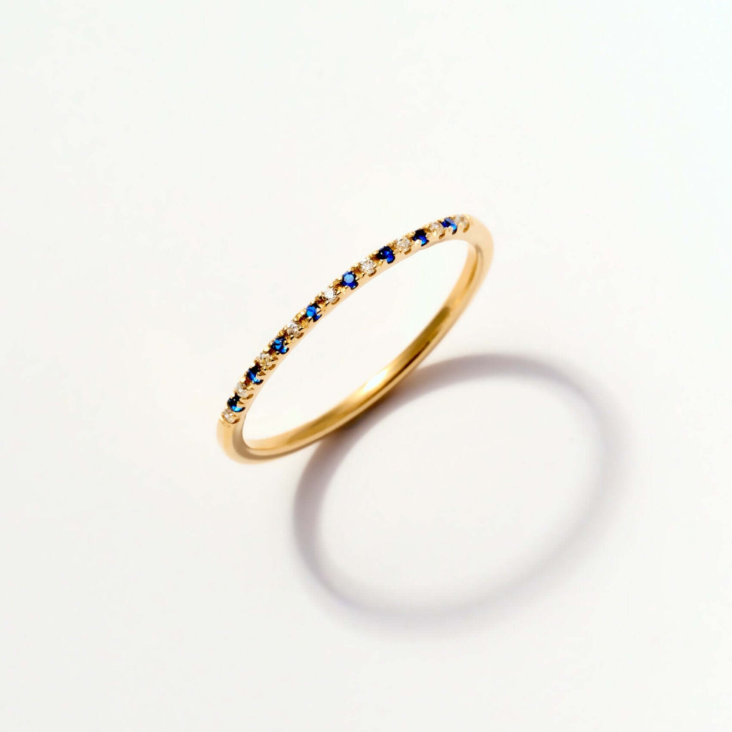 Diamant und Saphir Halb Ewigkeit Ring