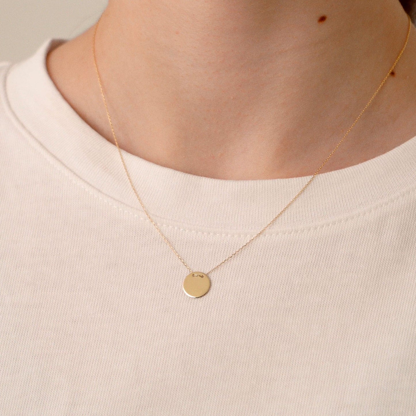 disc necklace made of 585 solid gold