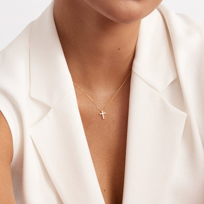 Diamant-Pave-Kreuz-Halskette