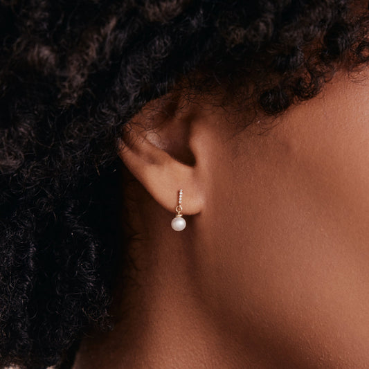 Diamant- und Perlentropfen-Ohrringe