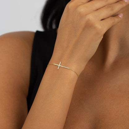 Horizontales Kreuz-Armband mit Diamantpflaster
