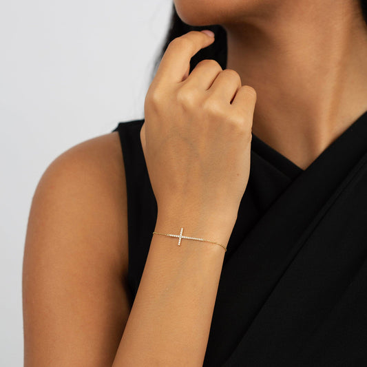 Horizontales Kreuz-Armband mit Diamantpflaster