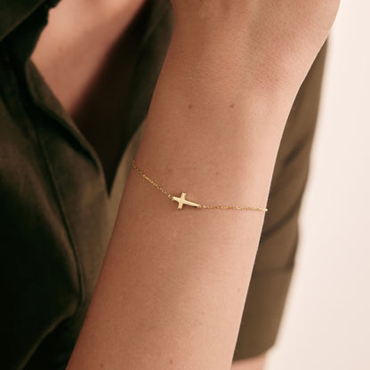 Cross Charm Armband