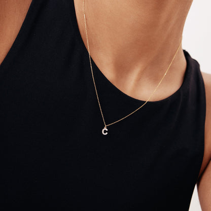 Individuelle Diamant Pave Initial Halskette