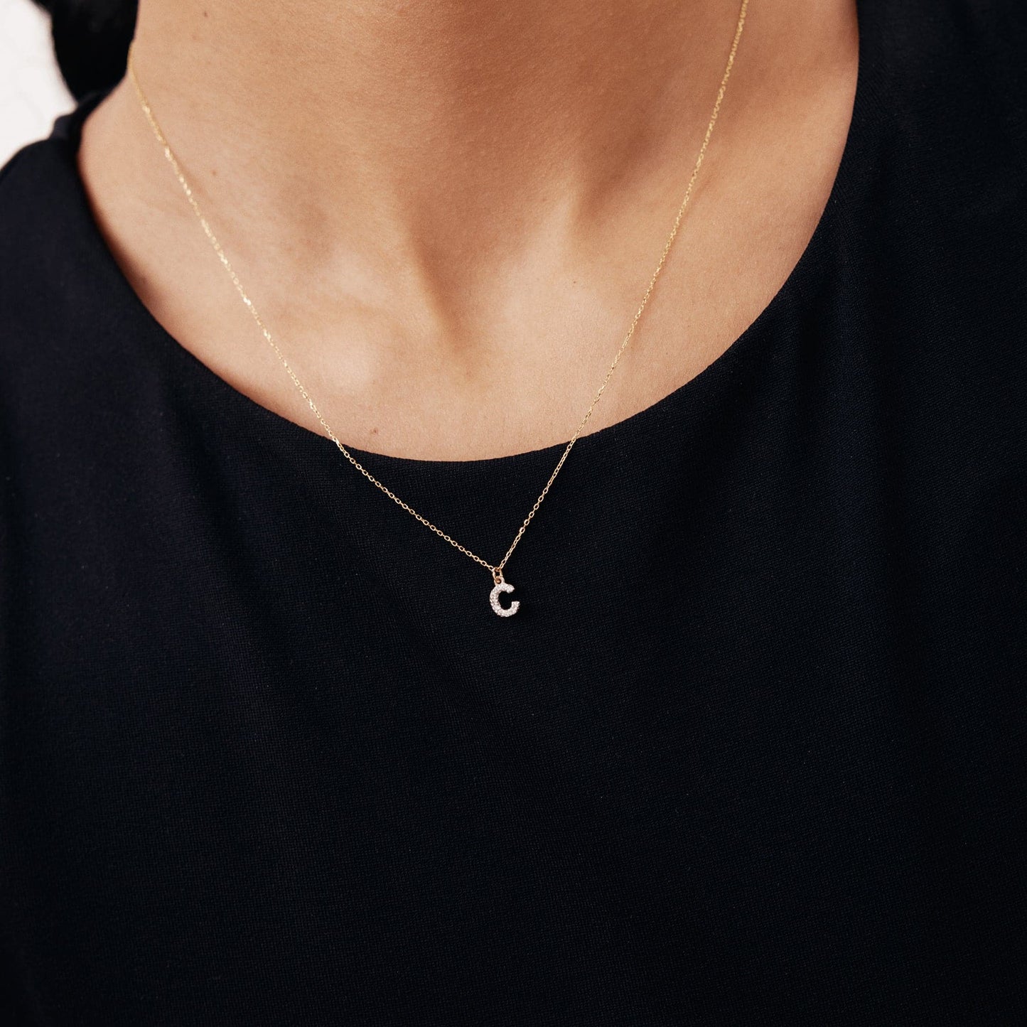 Individuelle Diamant Pave Initial Halskette