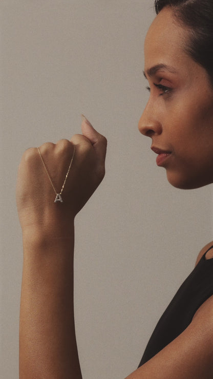 Individuelle Diamant Pave Initial Halskette