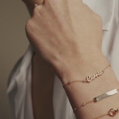 Ineinandergreifendes Kreis-Diamantarmband